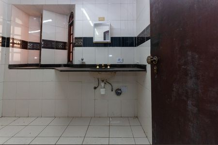 Casa à venda com 330m², 2 quartos e 2 vagas Casa à venda com 330m², 2 quartos e 2 vagasBanheiro da Suíte 1