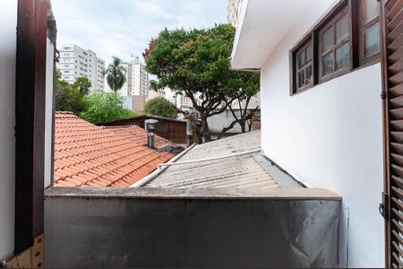 Casa à venda com 330m², 2 quartos e 2 vagas Casa à venda com 330m², 2 quartos e 2 vagasVaranda Quarto