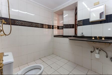 Casa à venda com 330m², 2 quartos e 2 vagas Casa à venda com 330m², 2 quartos e 2 vagasBanheiro da Suíte 1