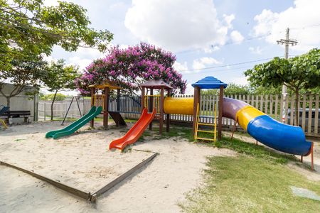 Apartamento para alugar com 40m², 2 quartos e 1 vaga Apartamento para alugar com 40m², 2 quartos e 1 vagaÁrea comum - Playground