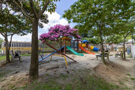 Apartamento para alugar com 40m², 2 quartos e 1 vaga Apartamento para alugar com 40m², 2 quartos e 1 vagaÁrea comum - Playground