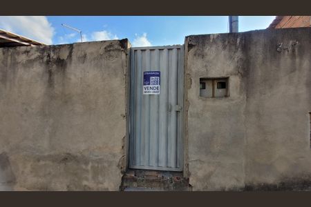 Casa à venda com 96m², 5 quartos e 1 vagaFachada