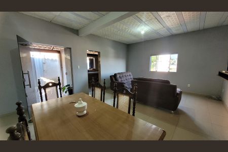 Casa à venda com 96m², 5 quartos e 1 vagaSala
