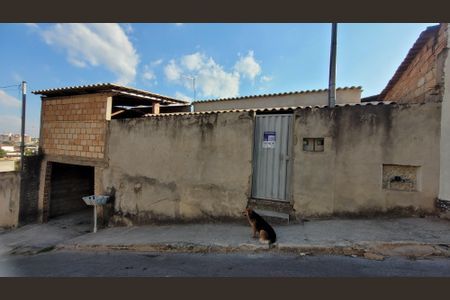 Casa à venda com 96m², 5 quartos e 1 vagaFachada