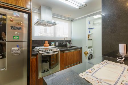 Apartamento para alugar com 130m², 2 quartos e 2 vagasCozinha