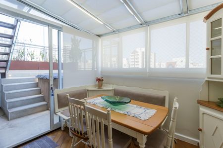 Apartamento para alugar com 130m², 2 quartos e 2 vagasSala