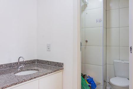 Apartamento à venda com 36m², 2 quartos e sem vaga Apartamento à venda com 36m², 2 quartos e sem vagaBanheiro Social