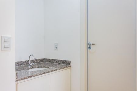 Apartamento à venda com 36m², 2 quartos e sem vaga Apartamento à venda com 36m², 2 quartos e sem vagaBanheiro Social