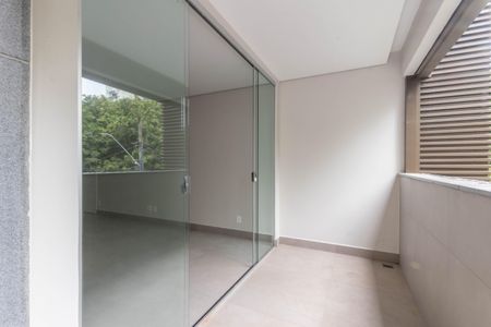 Apartamento à venda com 214m², 3 quartos e 2 vagas Apartamento à venda com 214m², 3 quartos e 2 vagasVaranda da Sala