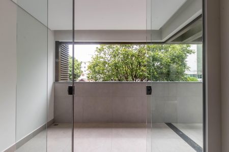 Apartamento à venda com 214m², 3 quartos e 2 vagas Apartamento à venda com 214m², 3 quartos e 2 vagasVaranda da Sala