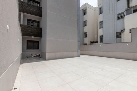 Apartamento à venda com 214m², 3 quartos e 2 vagas Apartamento à venda com 214m², 3 quartos e 2 vagasTerraço