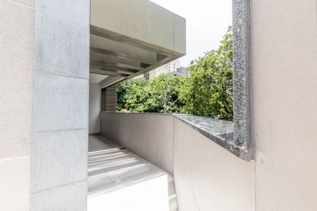 Apartamento à venda com 214m², 3 quartos e 2 vagas Apartamento à venda com 214m², 3 quartos e 2 vagasTerraço