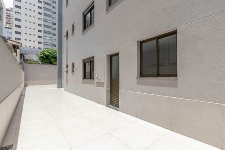 Apartamento à venda com 214m², 3 quartos e 2 vagas Apartamento à venda com 214m², 3 quartos e 2 vagasTerraço