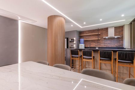 Apartamento à venda com 214m², 3 quartos e 2 vagas Apartamento à venda com 214m², 3 quartos e 2 vagasEspaço Gourmet