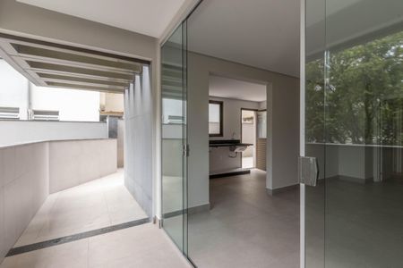 Apartamento à venda com 214m², 3 quartos e 2 vagas Apartamento à venda com 214m², 3 quartos e 2 vagasVaranda da Sala