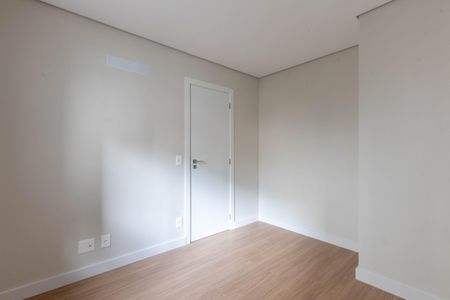 Apartamento à venda com 214m², 3 quartos e 2 vagasQuarto 2