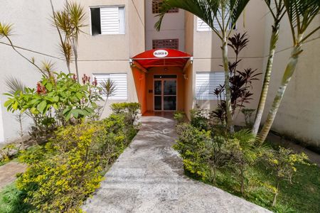 Entrada - Bloco de apartamento para alugar com 3 quartos, 64m² em Jardim Salete, Taboão da Serra