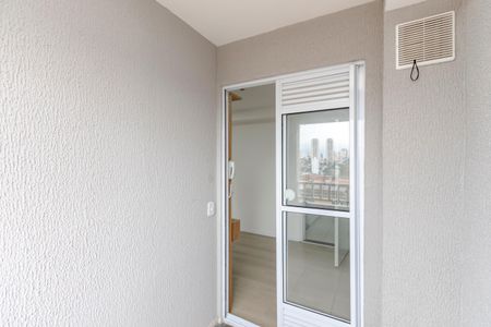 Apartamento à venda com 33m², 2 quartos e sem vaga Apartamento à venda com 33m², 2 quartos e sem vagaVaranda