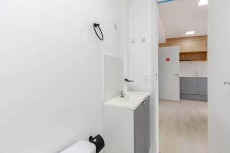 Apartamento à venda com 33m², 2 quartos e sem vaga Apartamento à venda com 33m², 2 quartos e sem vagaBanheiro