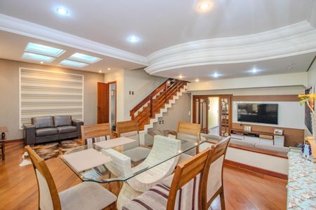 Sala de casa à venda com 4 quartos, 252m² em Sarandi, Porto Alegre