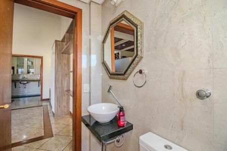 Casa à venda com 252m², 4 quartos e 2 vagas Casa à venda com 252m², 4 quartos e 2 vagasBanheiro Social 2