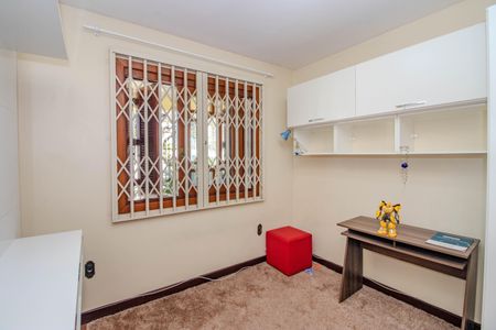 Casa à venda com 252m², 4 quartos e 2 vagas Casa à venda com 252m², 4 quartos e 2 vagasEscritório