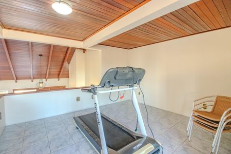 Casa à venda com 252m², 4 quartos e 2 vagas Casa à venda com 252m², 4 quartos e 2 vagasMezanino