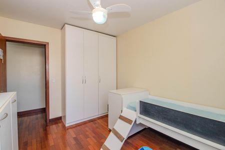 Casa à venda com 252m², 4 quartos e 2 vagas Casa à venda com 252m², 4 quartos e 2 vagasQuarto 2