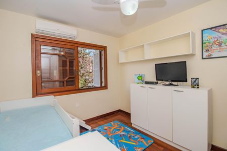 Casa à venda com 252m², 4 quartos e 2 vagas Casa à venda com 252m², 4 quartos e 2 vagasQuarto 2