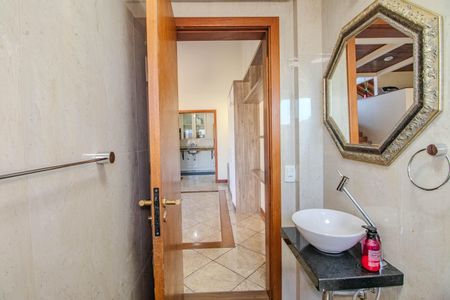 Casa à venda com 252m², 4 quartos e 2 vagas Casa à venda com 252m², 4 quartos e 2 vagasBanheiro Social 2