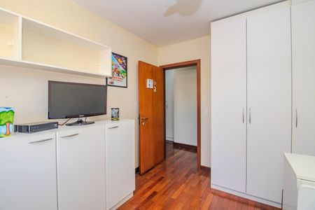 Casa à venda com 252m², 4 quartos e 2 vagas Casa à venda com 252m², 4 quartos e 2 vagasQuarto 2