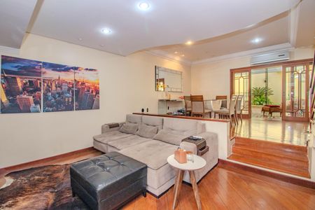 Sala de casa à venda com 4 quartos, 252m² em Sarandi, Porto Alegre