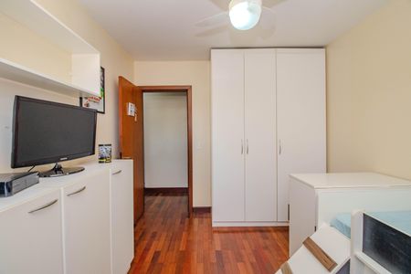 Casa à venda com 252m², 4 quartos e 2 vagas Casa à venda com 252m², 4 quartos e 2 vagasQuarto 2