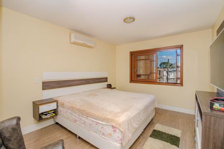 Casa à venda com 252m², 4 quartos e 2 vagas Casa à venda com 252m², 4 quartos e 2 vagasSuíte