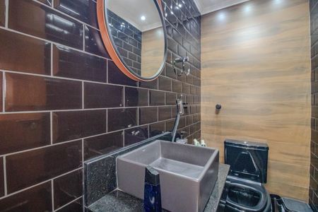 Casa à venda com 252m², 4 quartos e 2 vagas Casa à venda com 252m², 4 quartos e 2 vagasLavabo