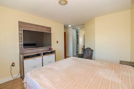 Casa à venda com 252m², 4 quartos e 2 vagas Casa à venda com 252m², 4 quartos e 2 vagasSuíte