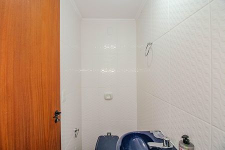 Casa à venda com 252m², 4 quartos e 2 vagas Casa à venda com 252m², 4 quartos e 2 vagasBanheiro Auxiliar