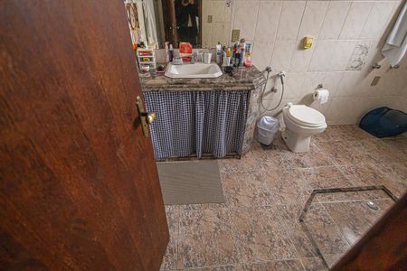 Casa à venda com 390m², 6 quartos e 4 vagassuite