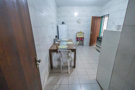 Casa à venda com 390m², 6 quartos e 4 vagascozinha