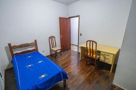 Casa à venda com 390m², 6 quartos e 4 vagasquarto 2