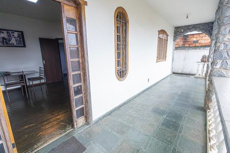 Casa à venda com 390m², 6 quartos e 4 vagasvaranda