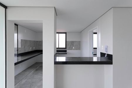 Apartamento à venda com 161m², 4 quartos e 4 vagasCozinha