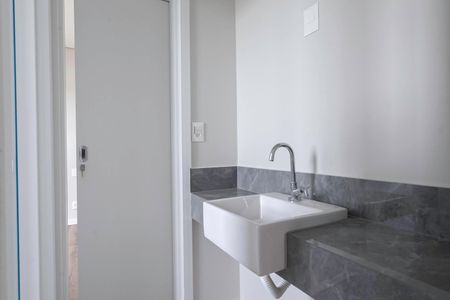 Apartamento à venda com 161m², 4 quartos e 4 vagasBanheiro das semi suítes 1 e 2