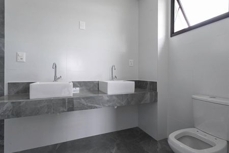 Apartamento à venda com 161m², 4 quartos e 4 vagasBanheiro da suíte 2