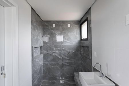 Apartamento à venda com 161m², 4 quartos e 4 vagasBanheiro da suíte 2