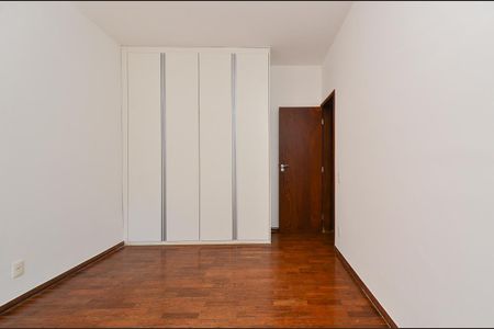 Apartamento à venda com 375m², 5 quartos e 2 vagas Apartamento à venda com 375m², 5 quartos e 2 vagasQuarto 1