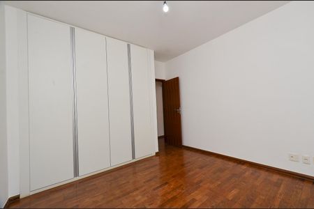 Apartamento à venda com 375m², 5 quartos e 2 vagas Apartamento à venda com 375m², 5 quartos e 2 vagasQuarto 2