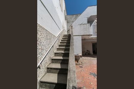 Casa à venda com 240m², 4 quartos e 4 vagasVaranda dos fundos - Acesso ao terraço