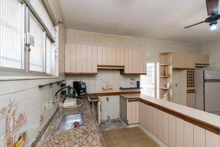 Casa à venda com 240m², 4 quartos e 4 vagasCozinha