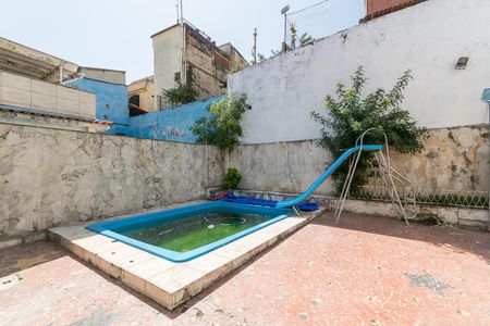 Casa à venda com 240m², 4 quartos e 4 vagasVaranda dos fundos